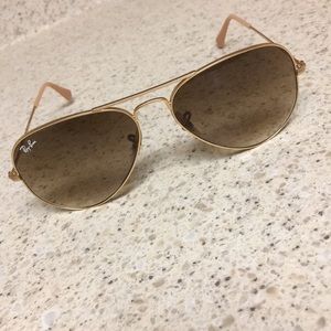 Gently used ray - ban aviators